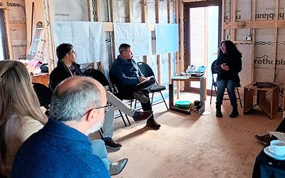 CChC Concepción conoce ventajas de nuevos prototipos de vivienda social en madera